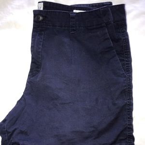 Gap 5 inch end seem Navy shorts!
